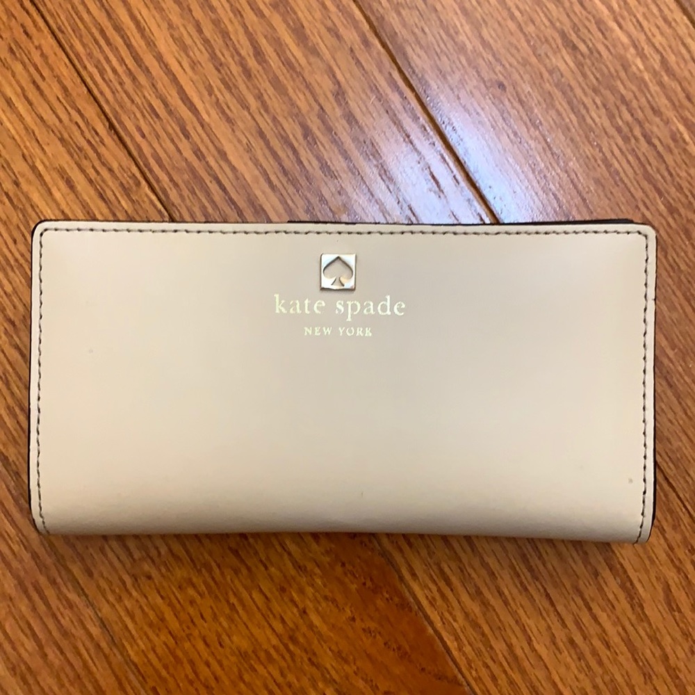 Kate spade beige wallet